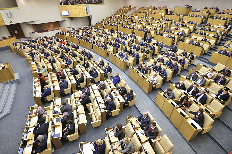 11 июня 2013 года депутат фракции КПРФ Ю.П. Синельщиков выступил на пленарном заседании Госдумы по вопросу пересмотра полномочий депутата ГД